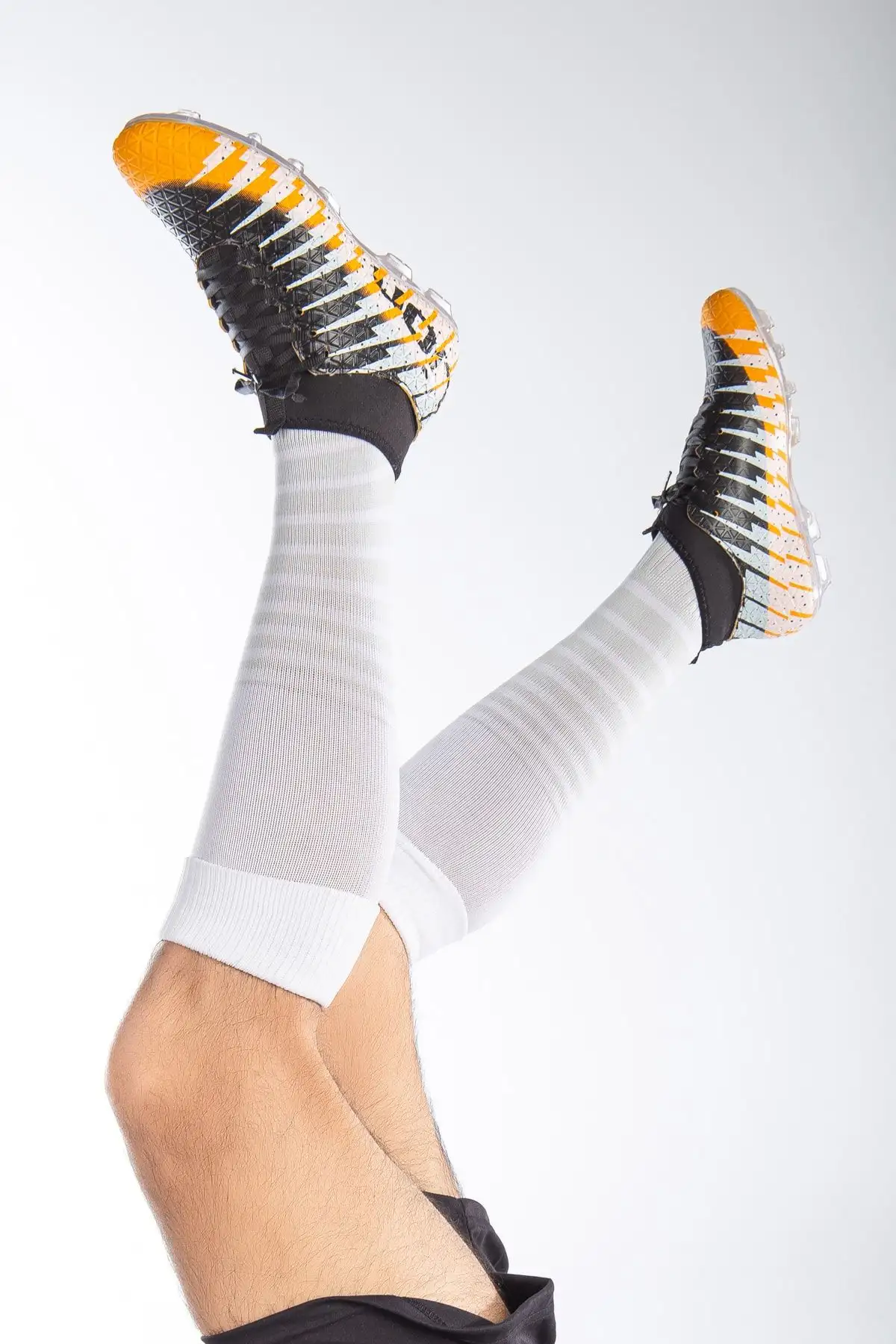 چکمه های فوتبال یونیسکس با جوراب مشکی خردلی - 872 چکمه های فوتبال یونیسکس با جوراب مشکی خردلی - 872