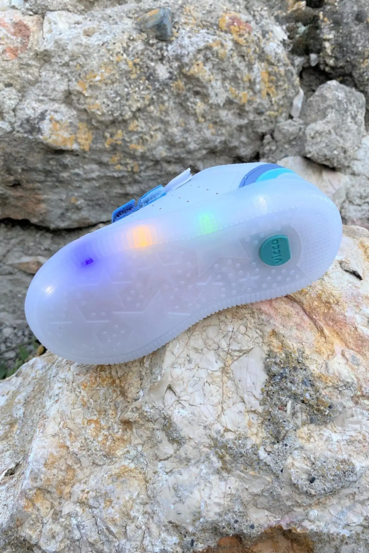 کفش اسپرت سفید - زیره (سایز 22 - 30) - 382 کفش اسپرت سفید - زیره (سایز 22 - 30) - 382