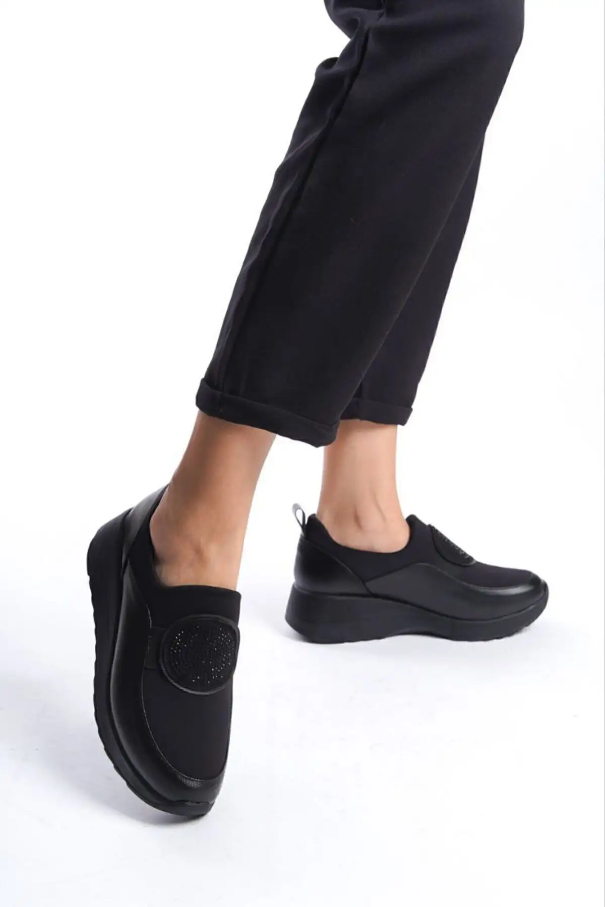 کفش راحتی زنانه مشکی کفش ارتوپدی کفش زنانه سبک وزن کفش مادر ارتوپدی کامل - 1234 کفش راحتی زنانه مشکی کفش ارتوپدی کفش زنانه سبک وزن کفش مادر ارتوپدی کامل - 1234