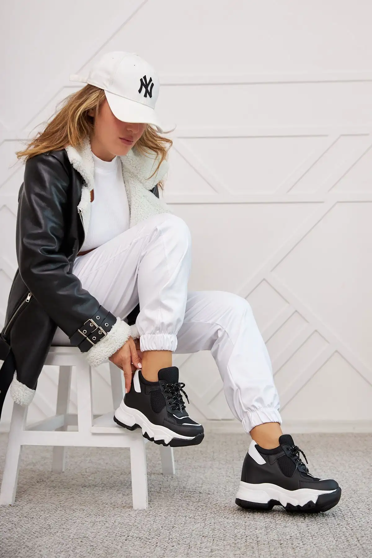 پاشنه های پر شده سیاه Aleso با کفش ورزشی ضخیم زنان کفش ورزشی - 2249 پاشنه های پر شده سیاه Aleso با کفش ورزشی ضخیم زنان کفش ورزشی - 2249