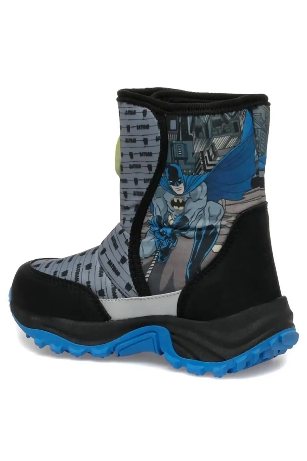 لغزش نور سیاه پسر در قایق برفی خز - 2364 لغزش نور سیاه پسر در قایق برفی خز - 2364