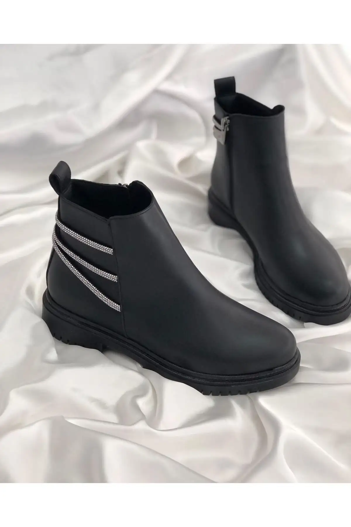 روبان سنگی سیاه مات مات به تفصیل زیپ زمرد فصل کلاسیک زنان کلاسیک بوته کوتاه - 2382 روبان سنگی سیاه مات مات به تفصیل زیپ زمرد فصل کلاسیک زنان کلاسیک بوته کوتاه - 2382