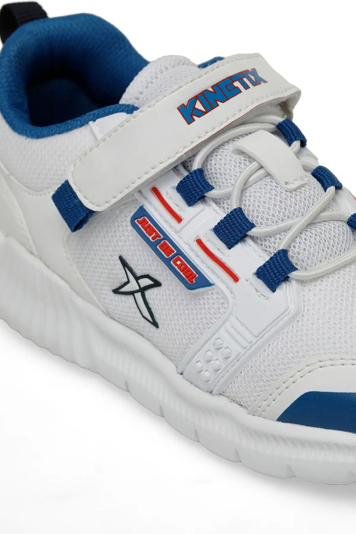 کفش اسپرت پسرانه سفید VAGOR 4FX - 1650 کفش اسپرت پسرانه سفید VAGOR 4FX - 1650