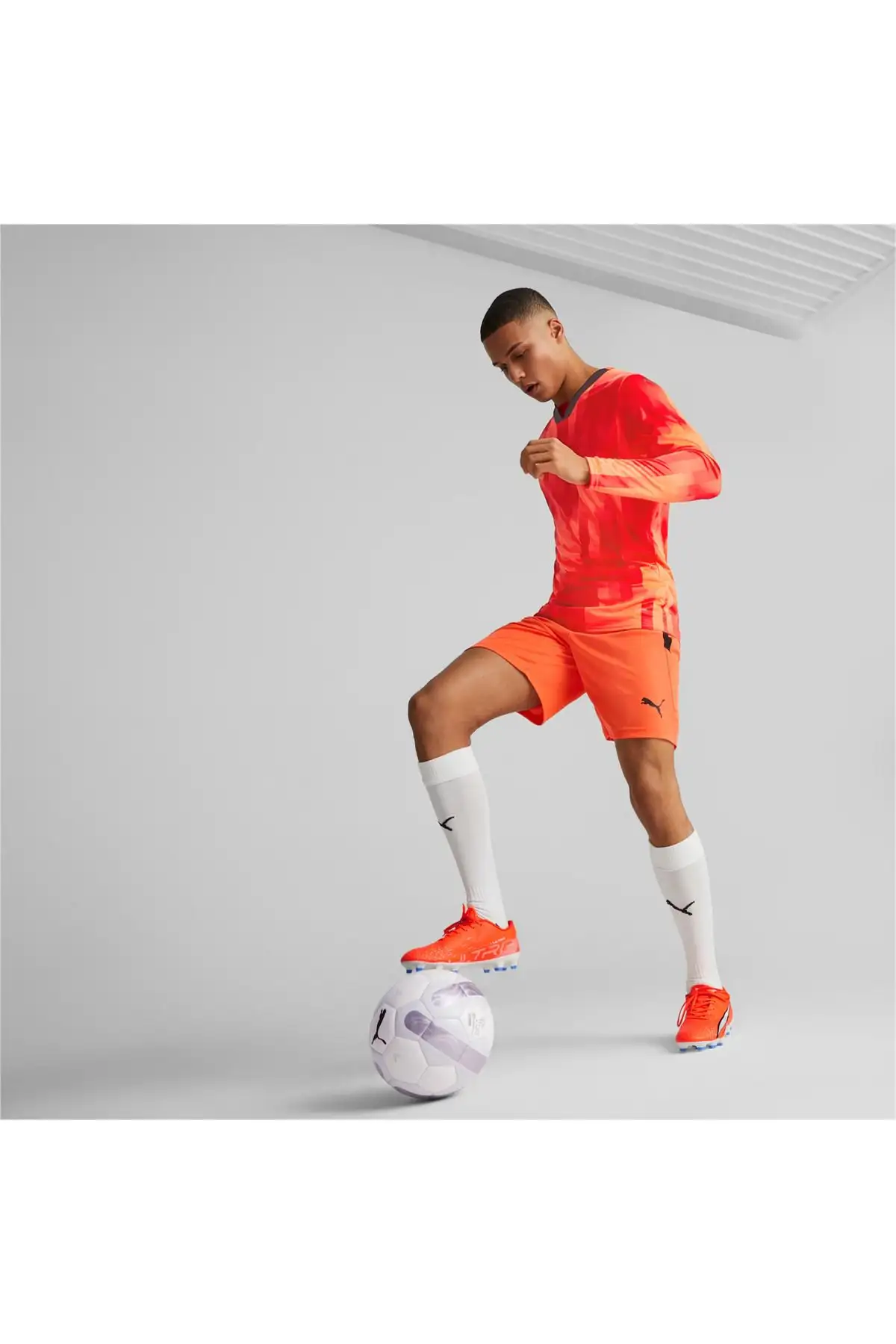 کفش فوتبال مردانه چمن مردانه Ultra Play Fg/ag - 2077 کفش فوتبال مردانه چمن مردانه Ultra Play Fg/ag - 2077