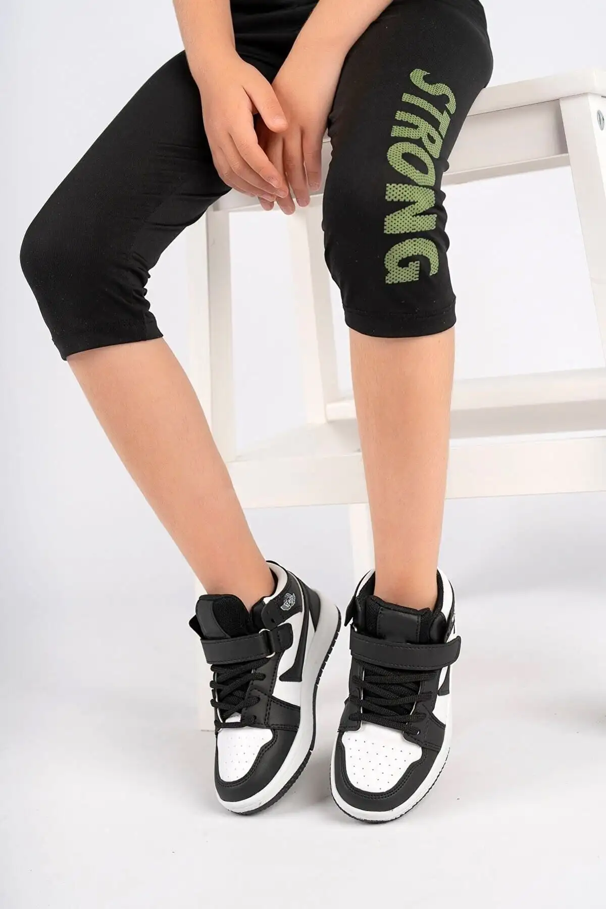 کفش اسپرت یونیسکس بچه گانه دخترانه ویلکروی ضدآب بالاپوش فصلی - 2239 کفش اسپرت یونیسکس بچه گانه دخترانه ویلکروی ضدآب بالاپوش فصلی - 2239