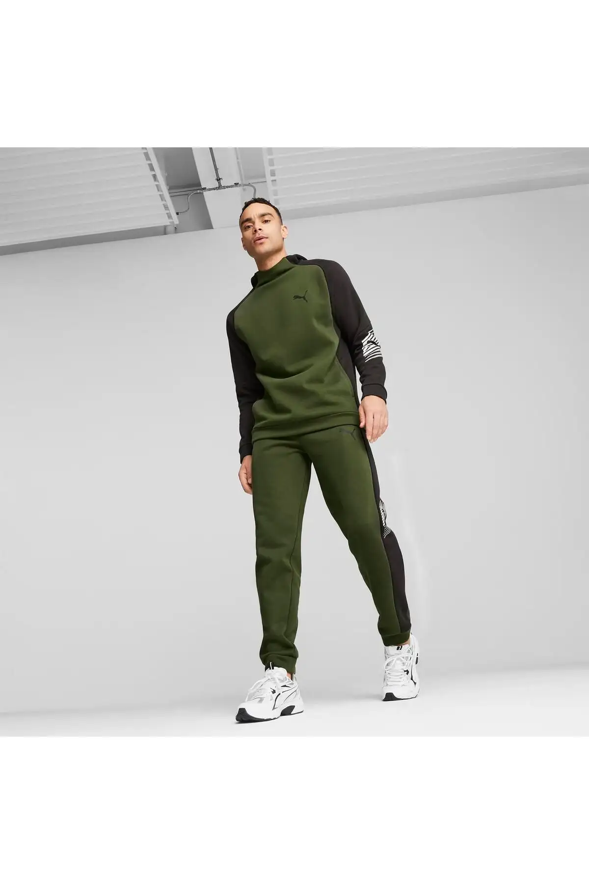 392322-01 Milenio Tech Sports Shoes White - 1965