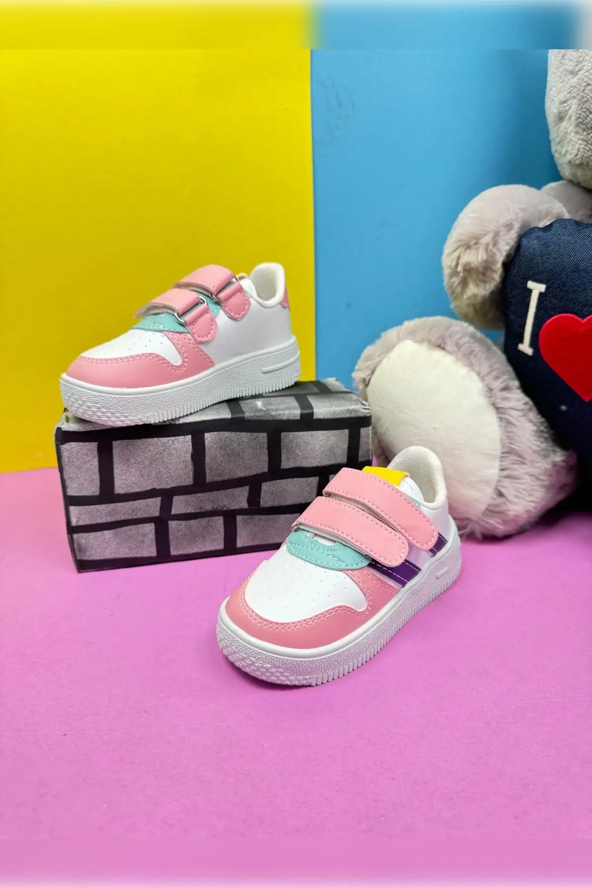 کفش کتانی بچه گانه یونیسکس کژوال با زیره دانتلی و نواری سبک و بدون لغزش کفش اسپرت راحت 100 - 1385 کفش کتانی بچه گانه یونیسکس کژوال با زیره دانتلی و نواری سبک و بدون لغزش کفش اسپرت راحت 100 - 1385