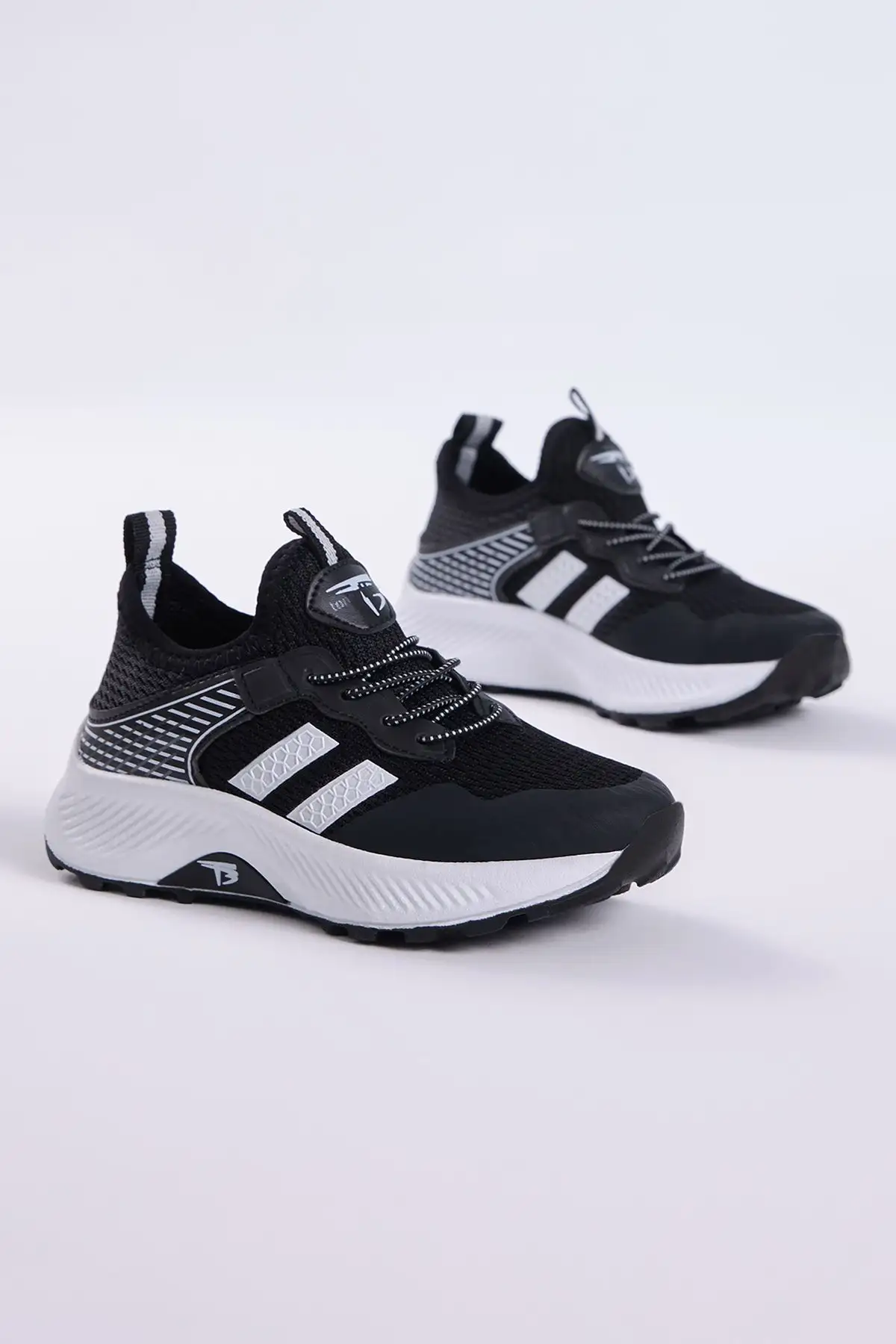 کفش ورزشی توری پارچه ای تنفسی راحت کودکانه یونیسکس مشکی سفید - 1374 کفش ورزشی توری پارچه ای تنفسی راحت کودکانه یونیسکس مشکی سفید - 1374