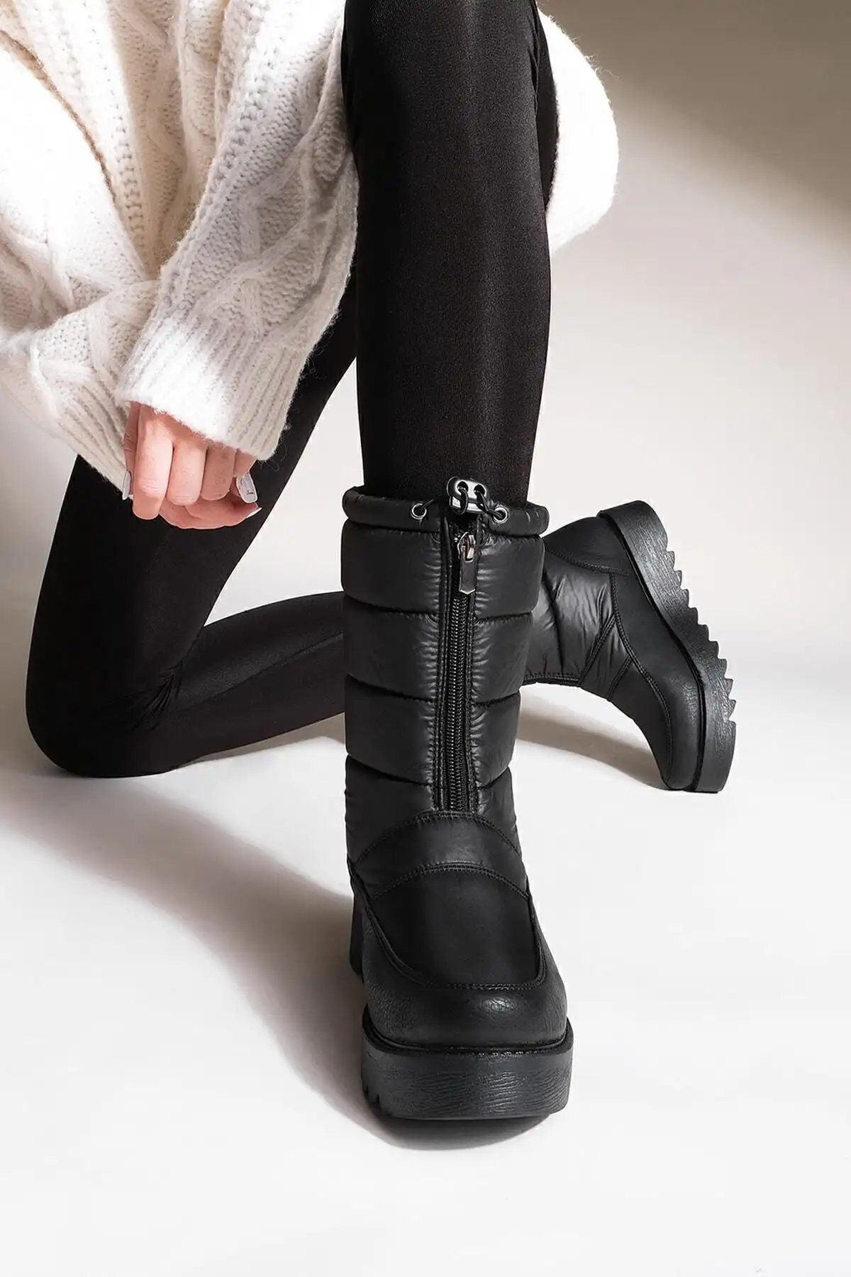 پسر برفی زن ضخیم پایه خزدار خزدار با لاستیک سیاه - 2412 پسر برفی زن ضخیم پایه خزدار خزدار با لاستیک سیاه - 2412