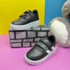 کفش کتانی بچه گانه روزانه Unisex Velcro سبک ضد لغزش کفش ورزشی مشکی راحت 100 - 1434