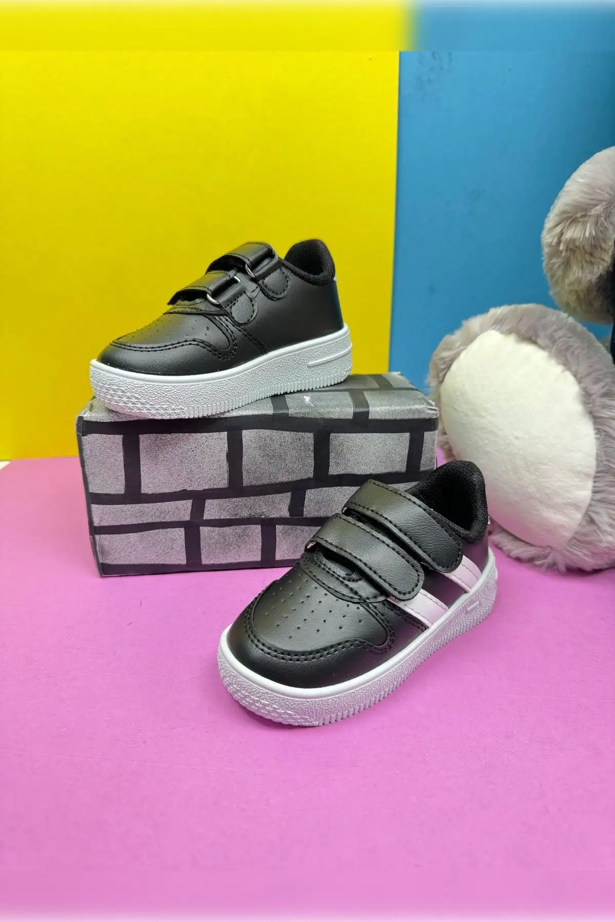 کفش کتانی بچه گانه روزانه Unisex Velcro سبک ضد لغزش کفش ورزشی مشکی راحت 100 - 1434 کفش کتانی بچه گانه روزانه Unisex Velcro سبک ضد لغزش کفش ورزشی مشکی راحت 100 - 1434