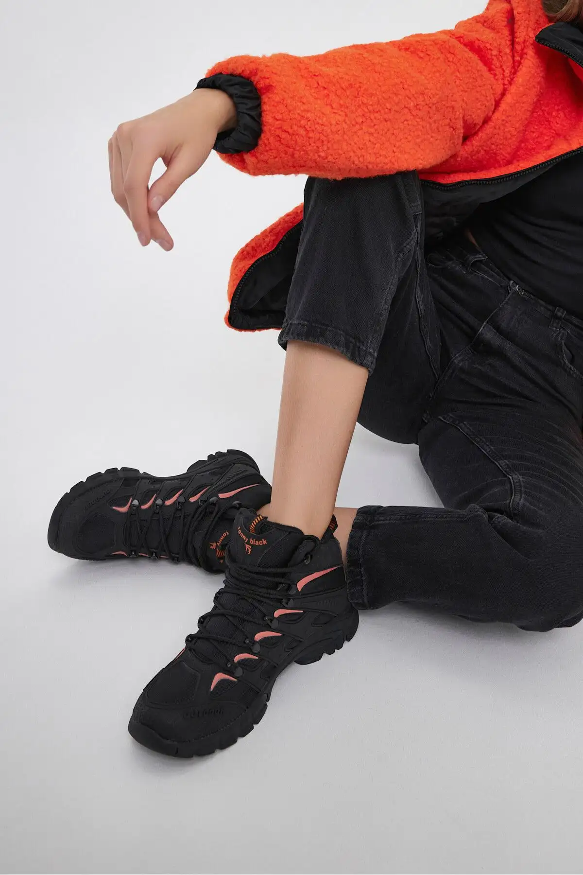 چکمه های یونیسکس نارنجی مشکی راحت و راحت بند دار - 2219 چکمه های یونیسکس نارنجی مشکی راحت و راحت بند دار - 2219