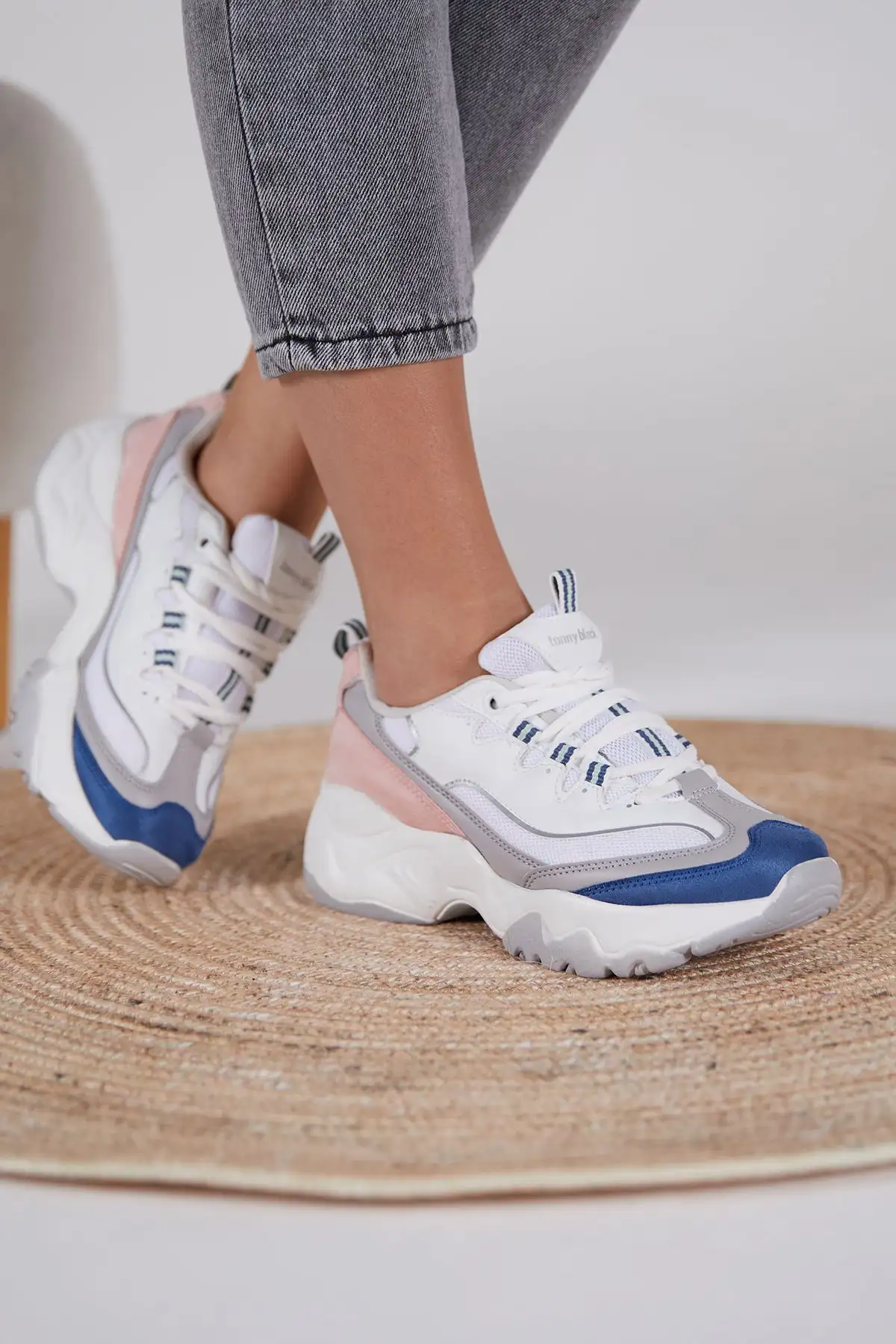 کفش های ورزشی اسپرت صورتی سفید TB7040 - 2298 کفش های ورزشی اسپرت صورتی سفید TB7040 - 2298