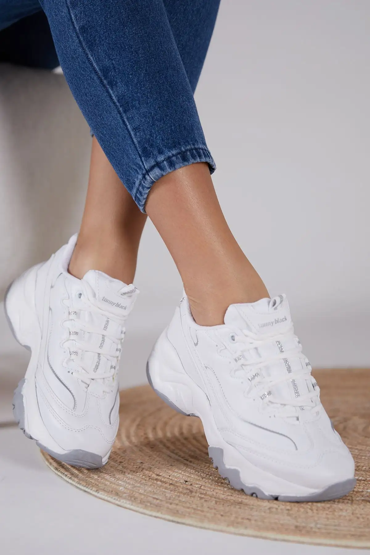 کفش اسپرت زنانه سفید Tb7040 - 2251 کفش اسپرت زنانه سفید Tb7040 - 2251