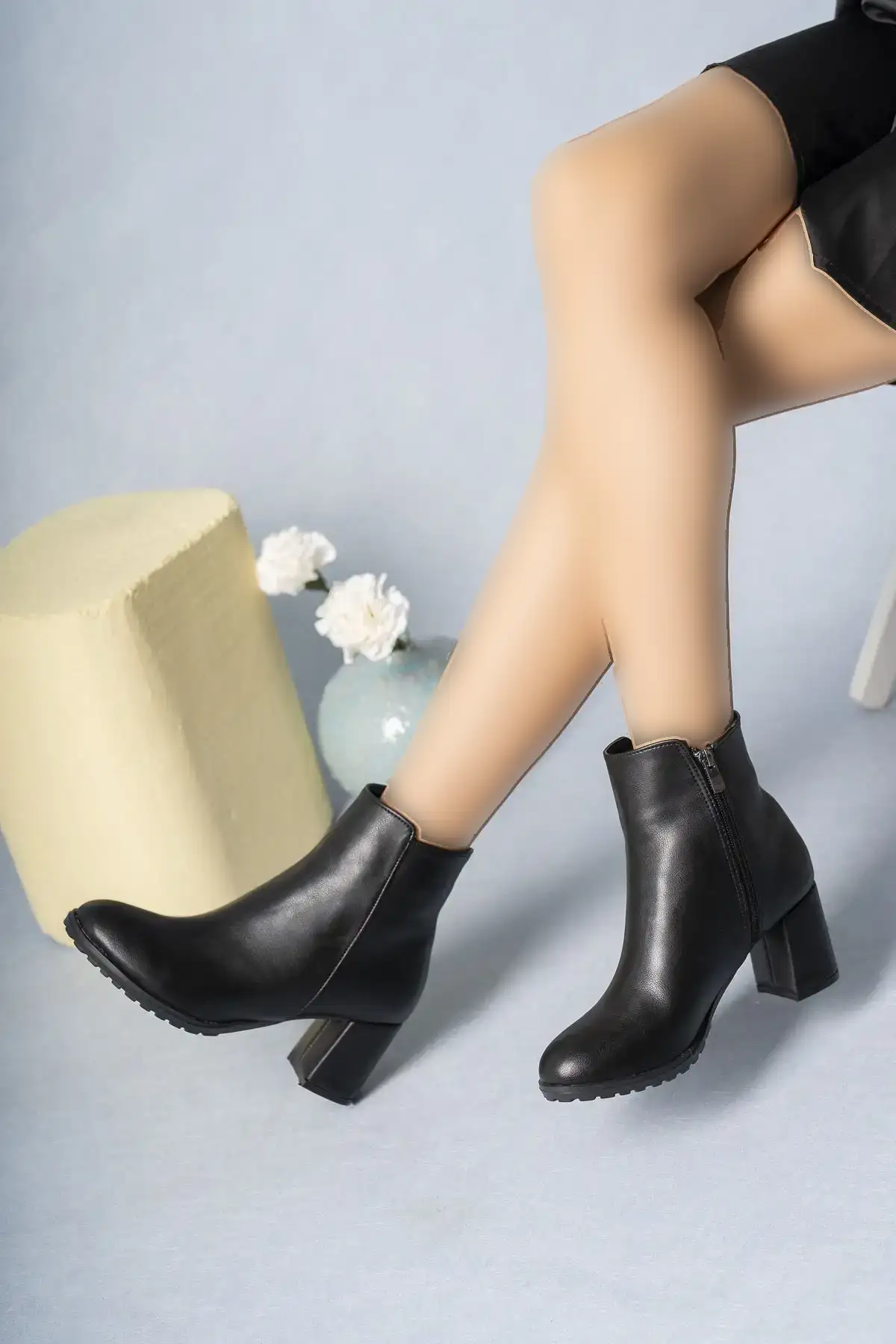 زن پاشنه چرمی وگان سیاه Bot Qadın Qara - 2380 زن پاشنه چرمی وگان سیاه Bot Qadın Qara - 2380