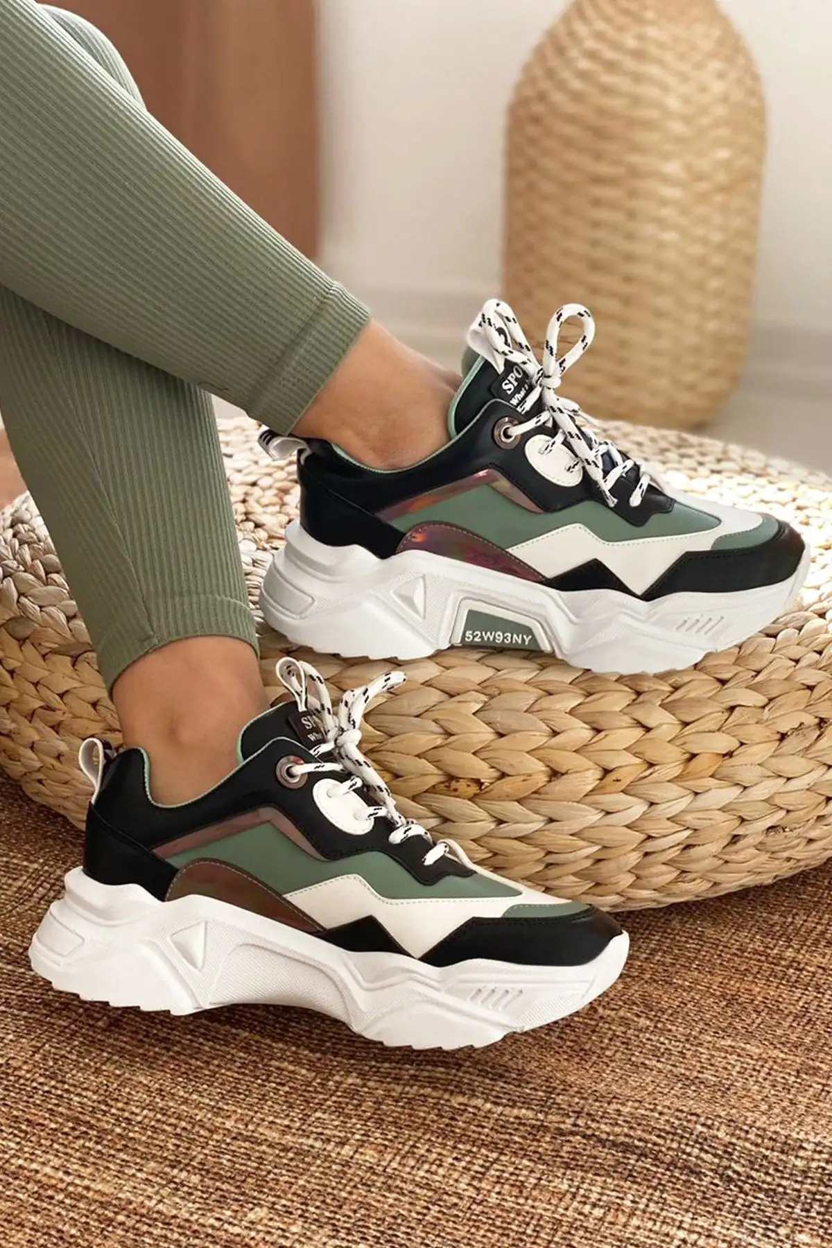 کفش ورزشی سیاه و سفید زن - 2291 کفش ورزشی سیاه و سفید زن - 2291