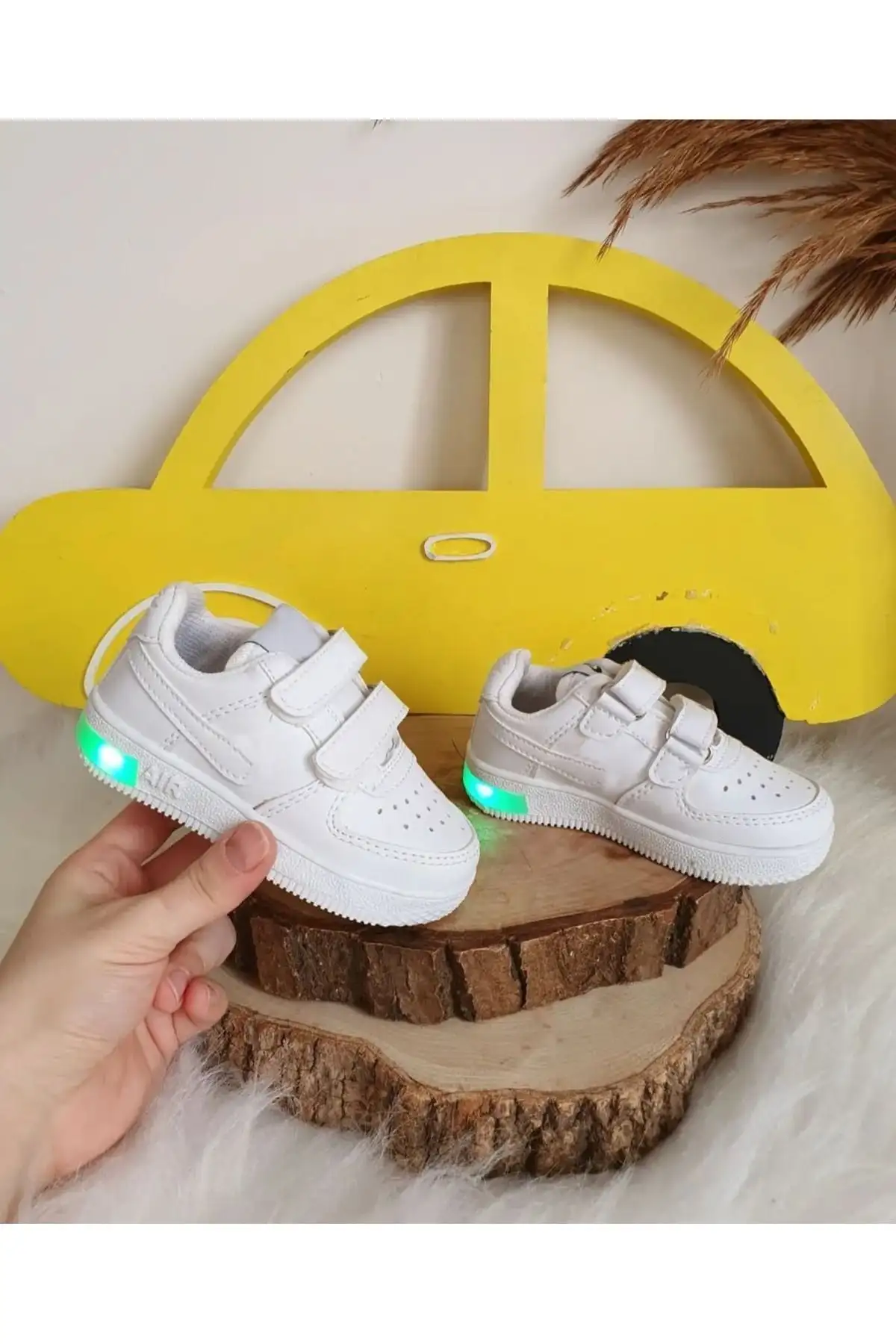 مدل کفش کتانی بچه گانه ولکرو سفید روشن - 1466 مدل کفش کتانی بچه گانه ولکرو سفید روشن - 1466