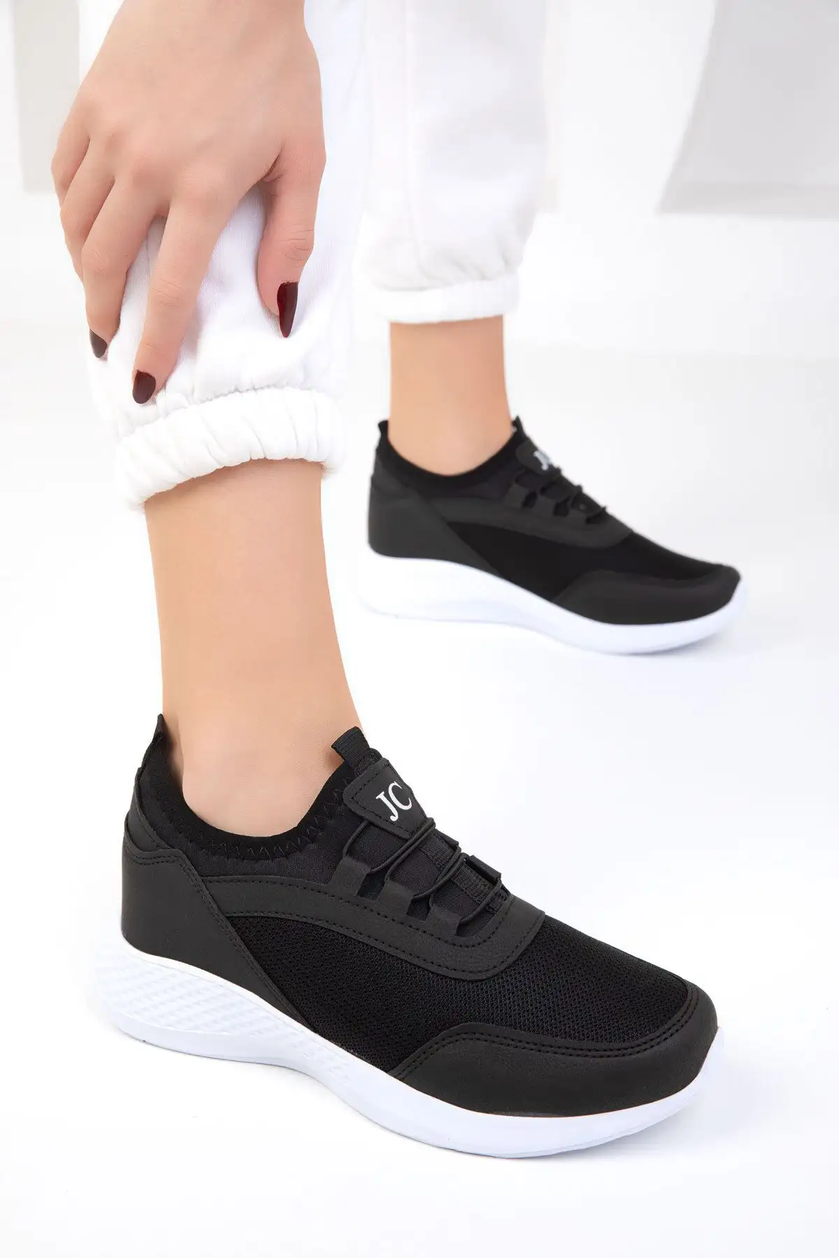 کفش کتانی مشکی زنانه 15226 - 2260 کفش کتانی مشکی زنانه 15226 - 2260