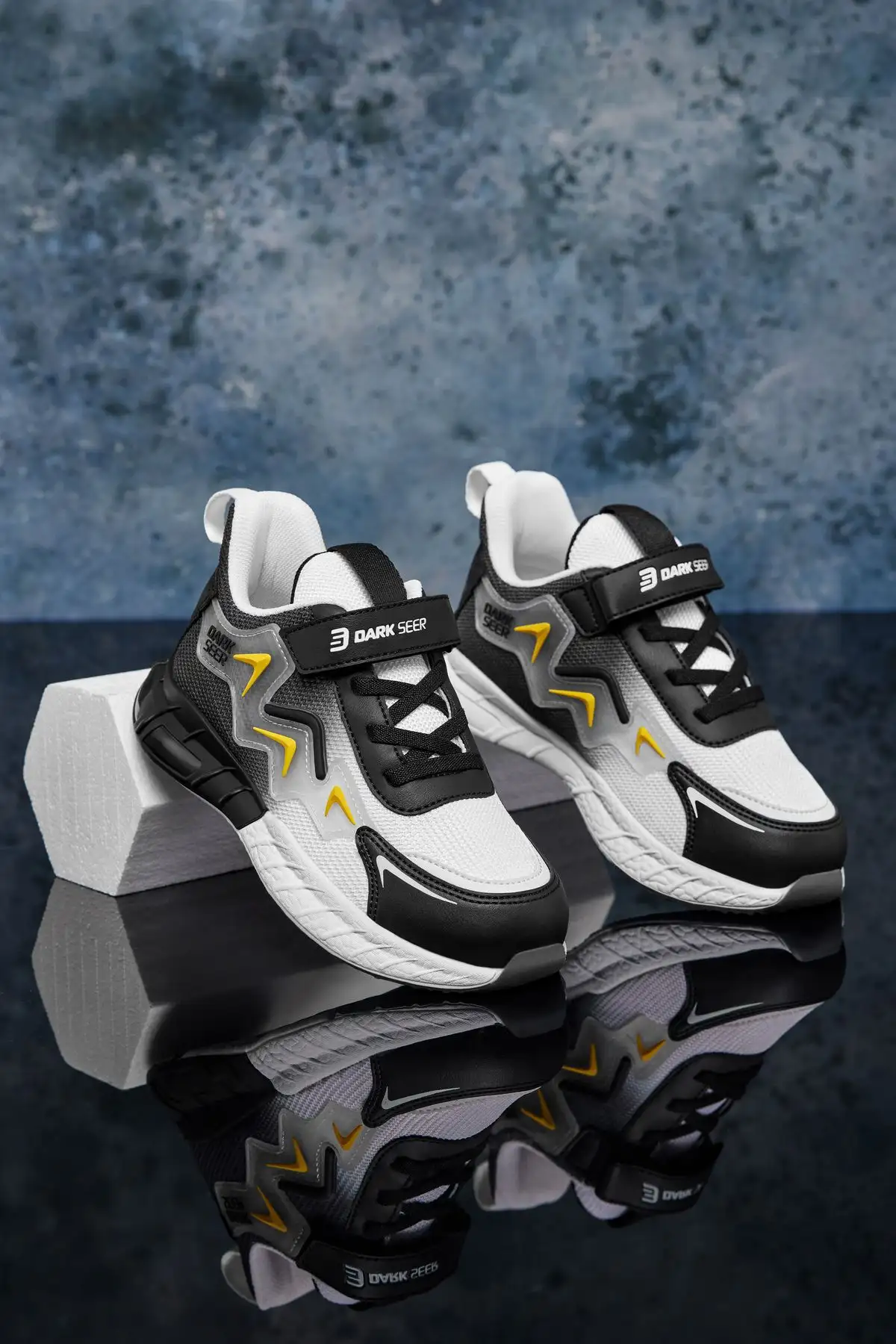 کفش کتانی بچه گانه زرد مشکی - 1414 کفش کتانی بچه گانه زرد مشکی - 1414