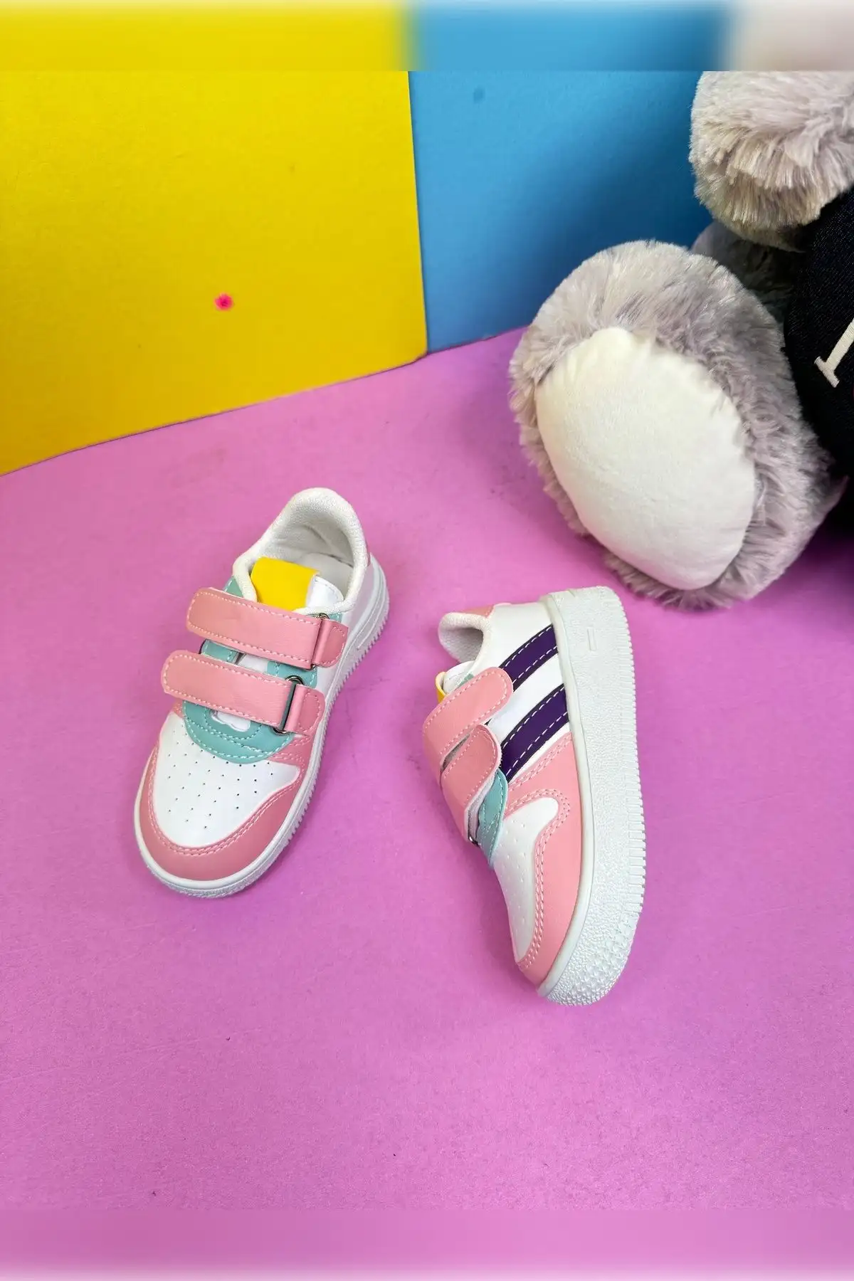 کفش کتانی بچه گانه یونیسکس کژوال با زیره دانتلی و نواری سبک و بدون لغزش کفش اسپرت راحت 100 - 1385 کفش کتانی بچه گانه یونیسکس کژوال با زیره دانتلی و نواری سبک و بدون لغزش کفش اسپرت راحت 100 - 1385