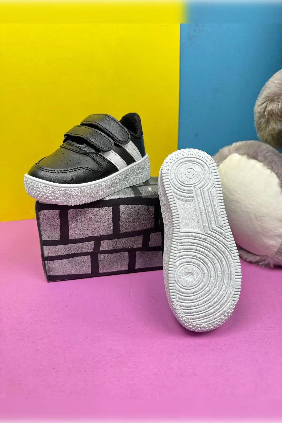 کفش کتانی بچه گانه روزانه Unisex Velcro سبک ضد لغزش کفش ورزشی مشکی راحت 100 - 1434 کفش کتانی بچه گانه روزانه Unisex Velcro سبک ضد لغزش کفش ورزشی مشکی راحت 100 - 1434