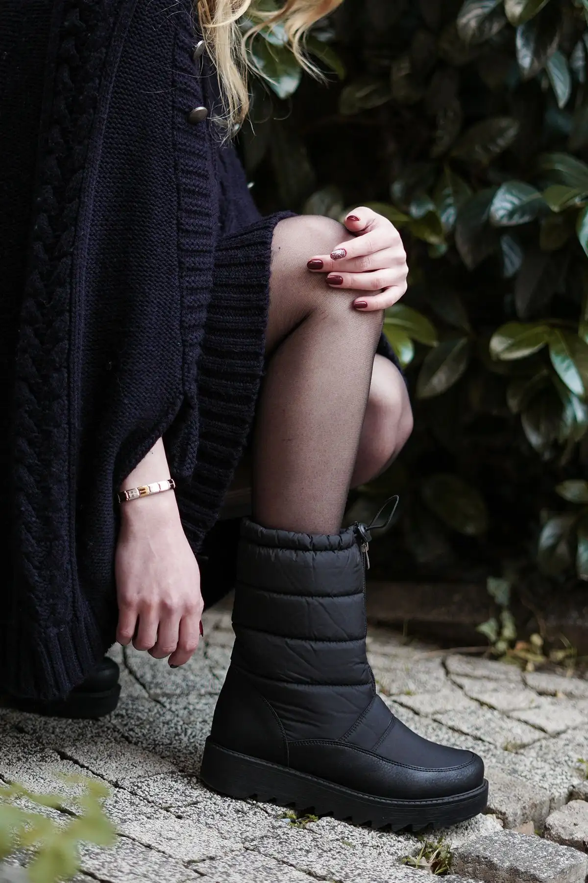 پسر برفی زن ضخیم پایه خزدار خزدار با لاستیک سیاه - 2412 پسر برفی زن ضخیم پایه خزدار خزدار با لاستیک سیاه - 2412