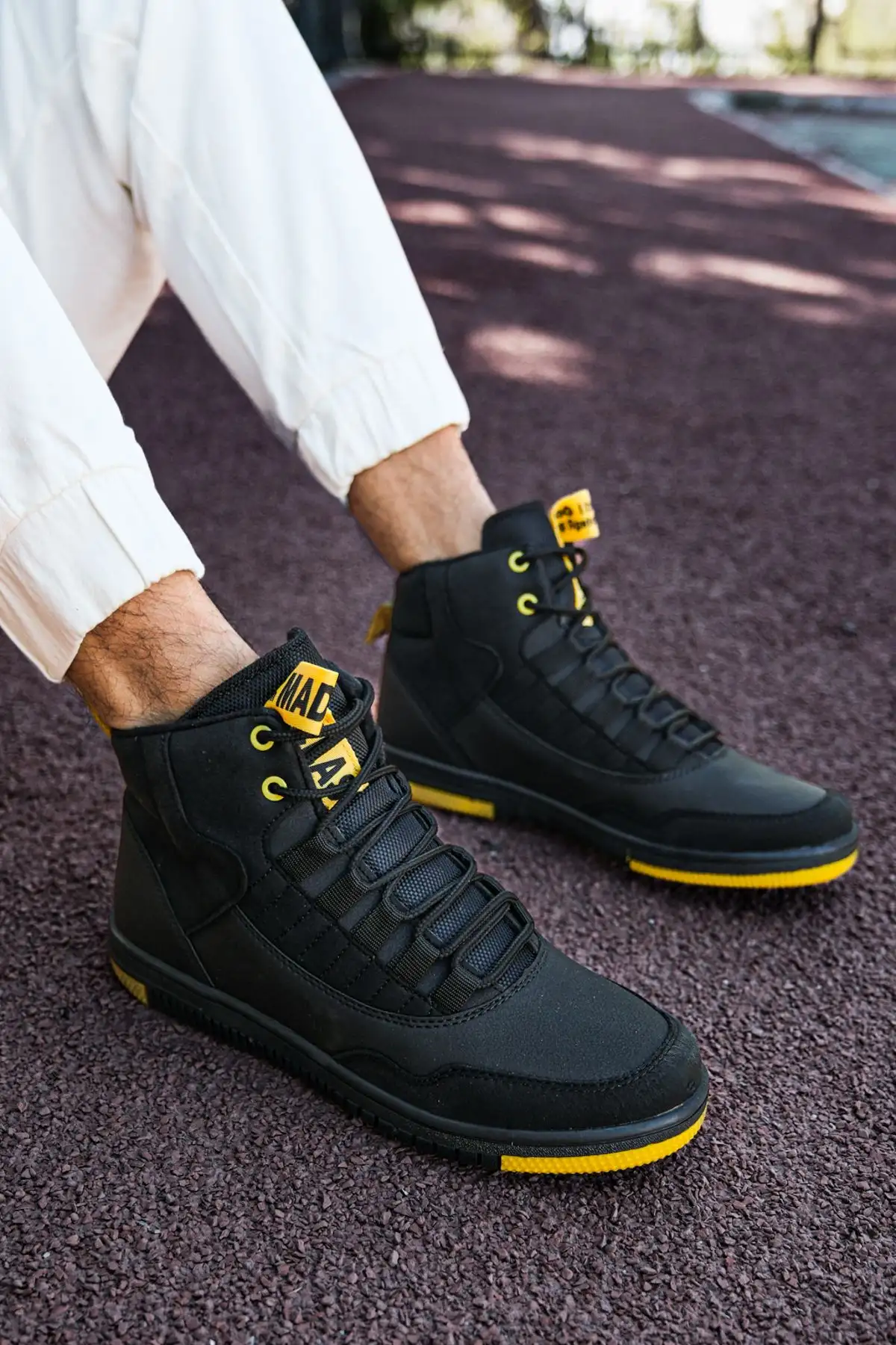 کفش ورزشی سیاه پوست سیاه BOT 0012262 - 2459 کفش ورزشی سیاه پوست سیاه BOT 0012262 - 2459