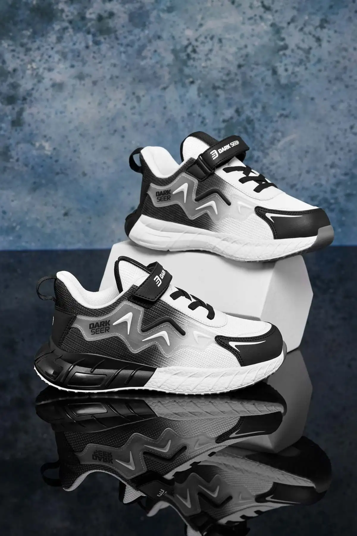 کفش ورزشی بچه گانه DS Mirana White Black - 1383 کفش ورزشی بچه گانه DS Mirana White Black - 1383