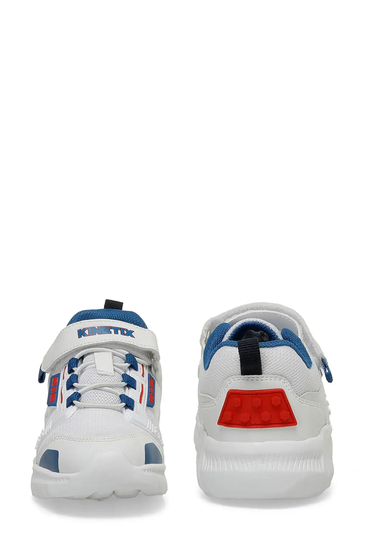 کفش اسپرت پسرانه سفید VAGOR 4FX - 1650 کفش اسپرت پسرانه سفید VAGOR 4FX - 1650