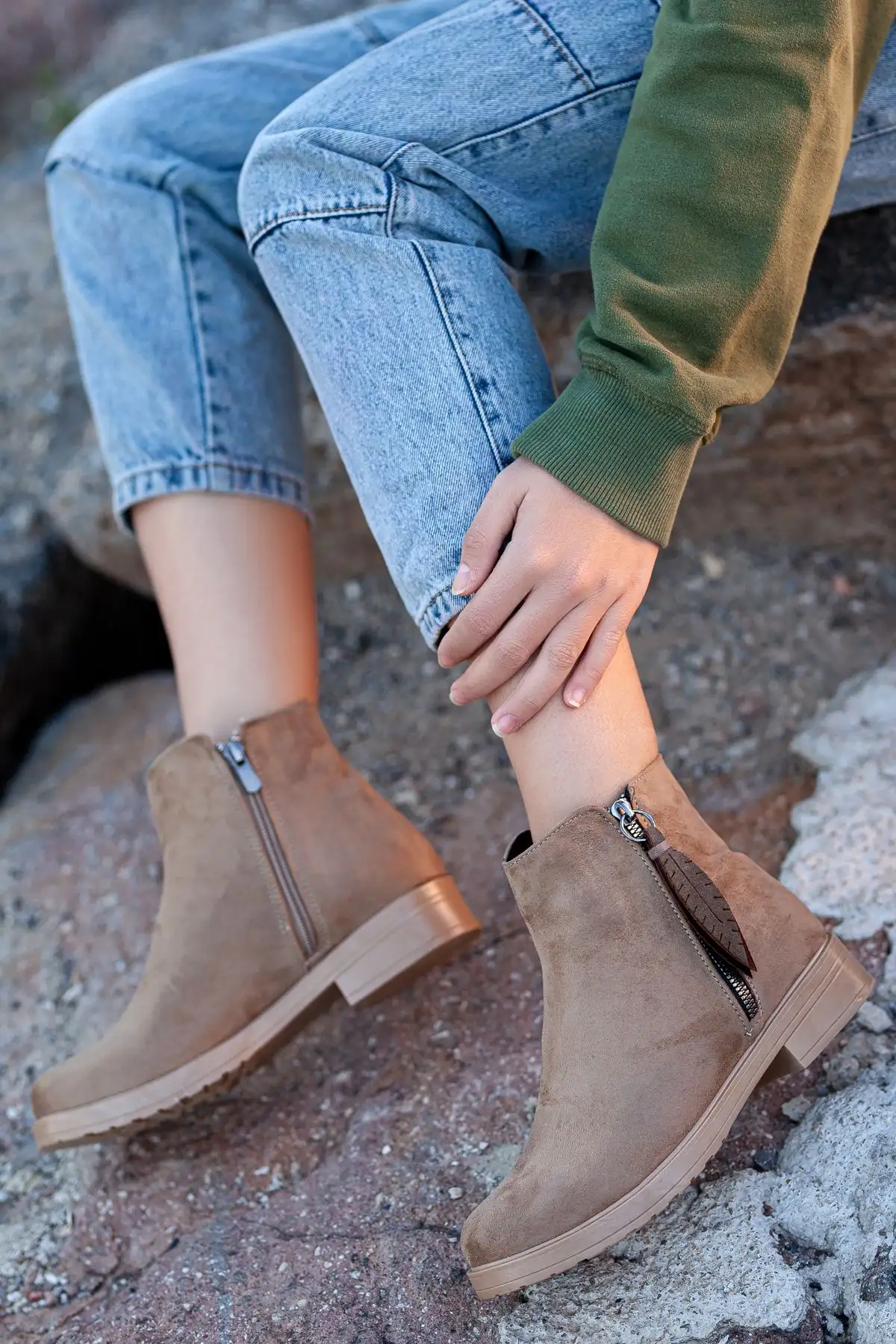 D2005 Daily Women Bot - 2414 D2005 Daily Women Bot - 2414