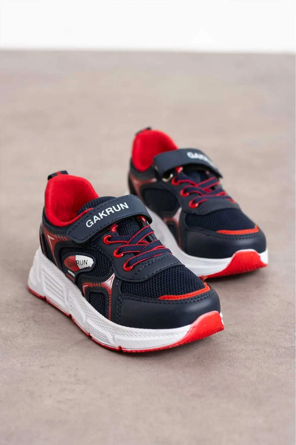 کفش ورزشی کتانی سبک و راحت بچه گانه Unisex GAK-2025 - 1402 کفش ورزشی کتانی سبک و راحت بچه گانه Unisex GAK-2025 - 1402