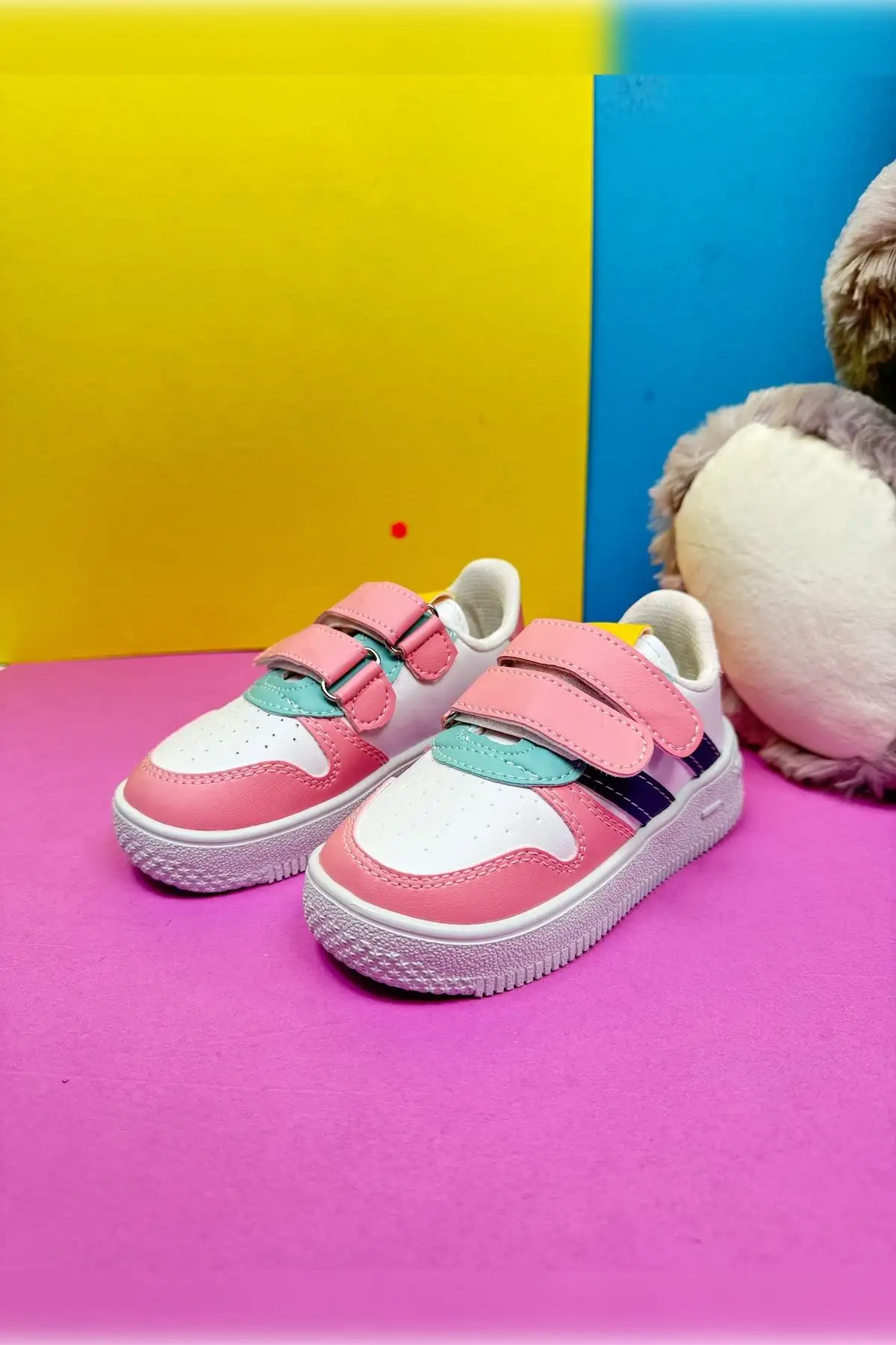 کفش کتانی بچه گانه یونیسکس کژوال با زیره دانتلی و نواری سبک و بدون لغزش کفش اسپرت راحت 100 - 1385 کفش کتانی بچه گانه یونیسکس کژوال با زیره دانتلی و نواری سبک و بدون لغزش کفش اسپرت راحت 100 - 1385