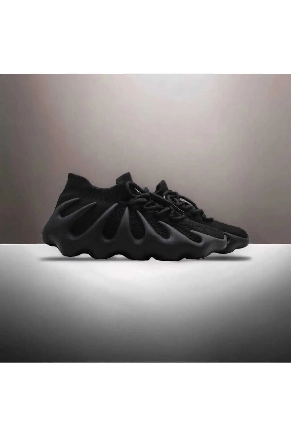 کفش کتانی مشکی لباس بافتنی ورزشی یونیسکس که باید 1 سایز بزرگتر انتخاب کنید. - 2198 کفش کتانی مشکی لباس بافتنی ورزشی یونیسکس که باید 1 سایز بزرگتر انتخاب کنید. - 2198