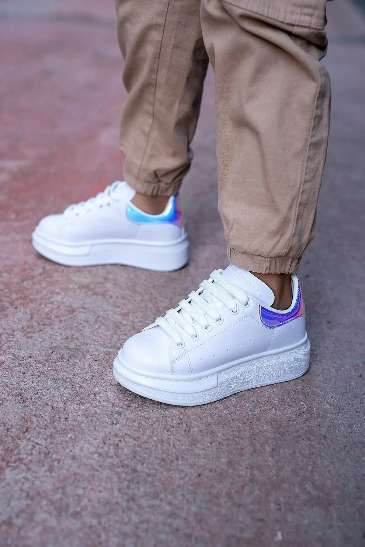 کفش ورزشی هولوگرام سفید دخترانه با کف ضخیم کفش ورزشی راحت - 1581 کفش ورزشی هولوگرام سفید دخترانه با کف ضخیم کفش ورزشی راحت - 1581