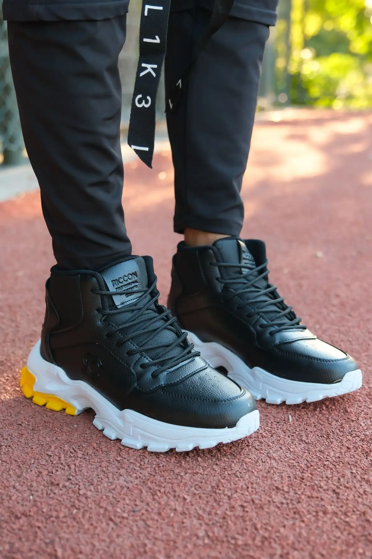 چکمه های کتانی سیاه سفید زرد یونیسکس 0012108 - 2189 چکمه های کتانی سیاه سفید زرد یونیسکس 0012108 - 2189