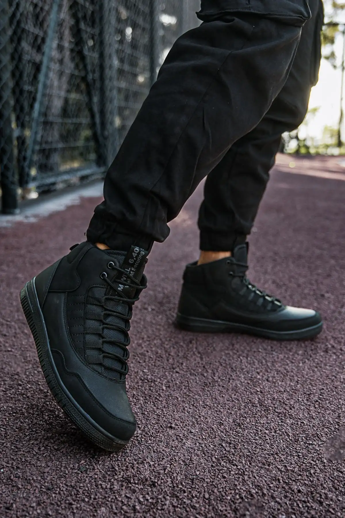 BOT کفش ورزشی سیاه پوست - 2458 BOT کفش ورزشی سیاه پوست - 2458