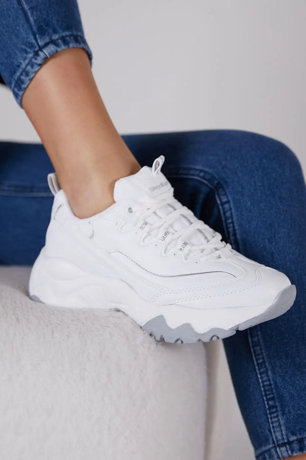 کفش اسپرت زنانه سفید Tb7040 - 2251 کفش اسپرت زنانه سفید Tb7040 - 2251