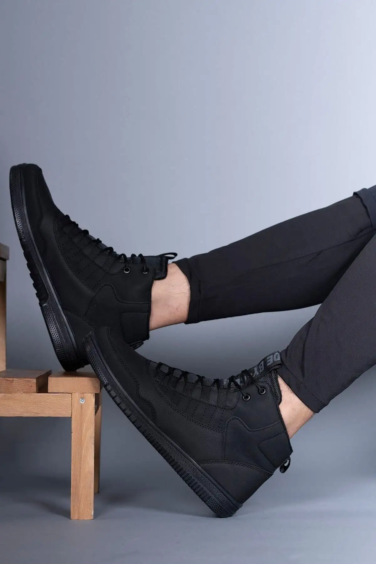 BOT کفش ورزشی سیاه پوست - 2458 BOT کفش ورزشی سیاه پوست - 2458