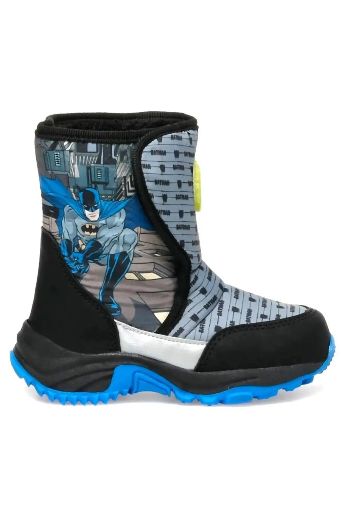 لغزش نور سیاه پسر در قایق برفی خز - 2364 لغزش نور سیاه پسر در قایق برفی خز - 2364