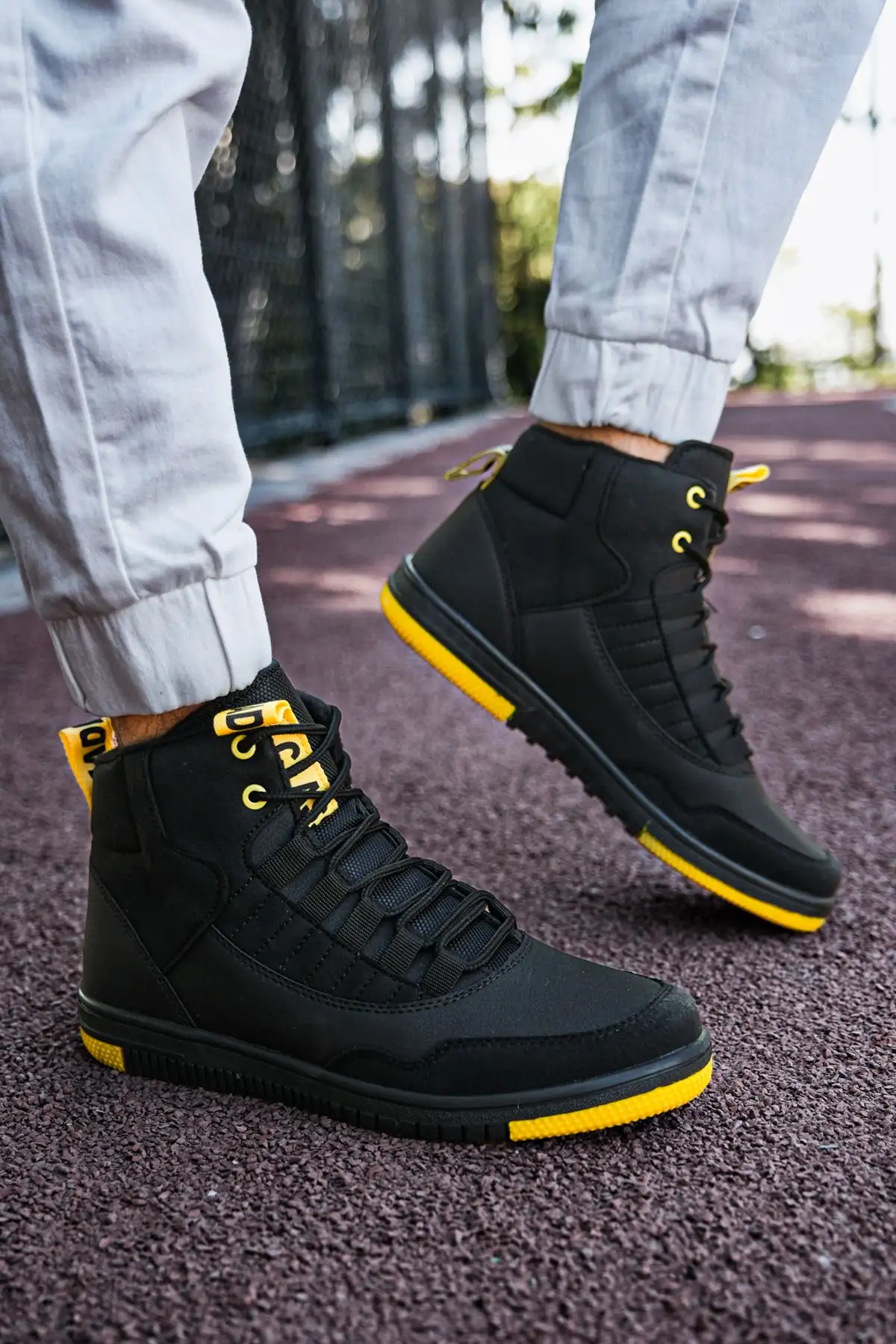 کفش ورزشی سیاه پوست سیاه BOT 0012262 - 2459 کفش ورزشی سیاه پوست سیاه BOT 0012262 - 2459