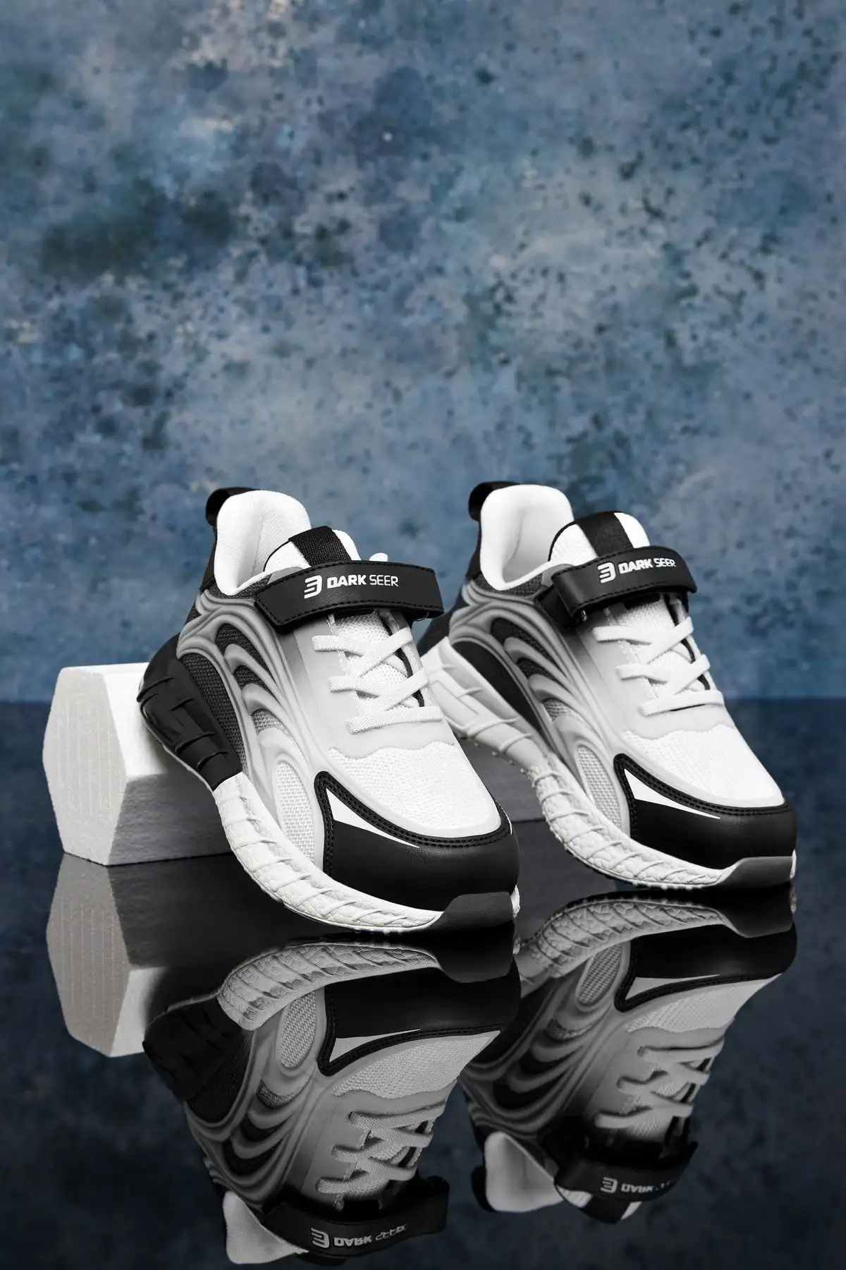 کفش ورزشی بچه گانه DS Mithril White Black - 1375 کفش ورزشی بچه گانه DS Mithril White Black - 1375