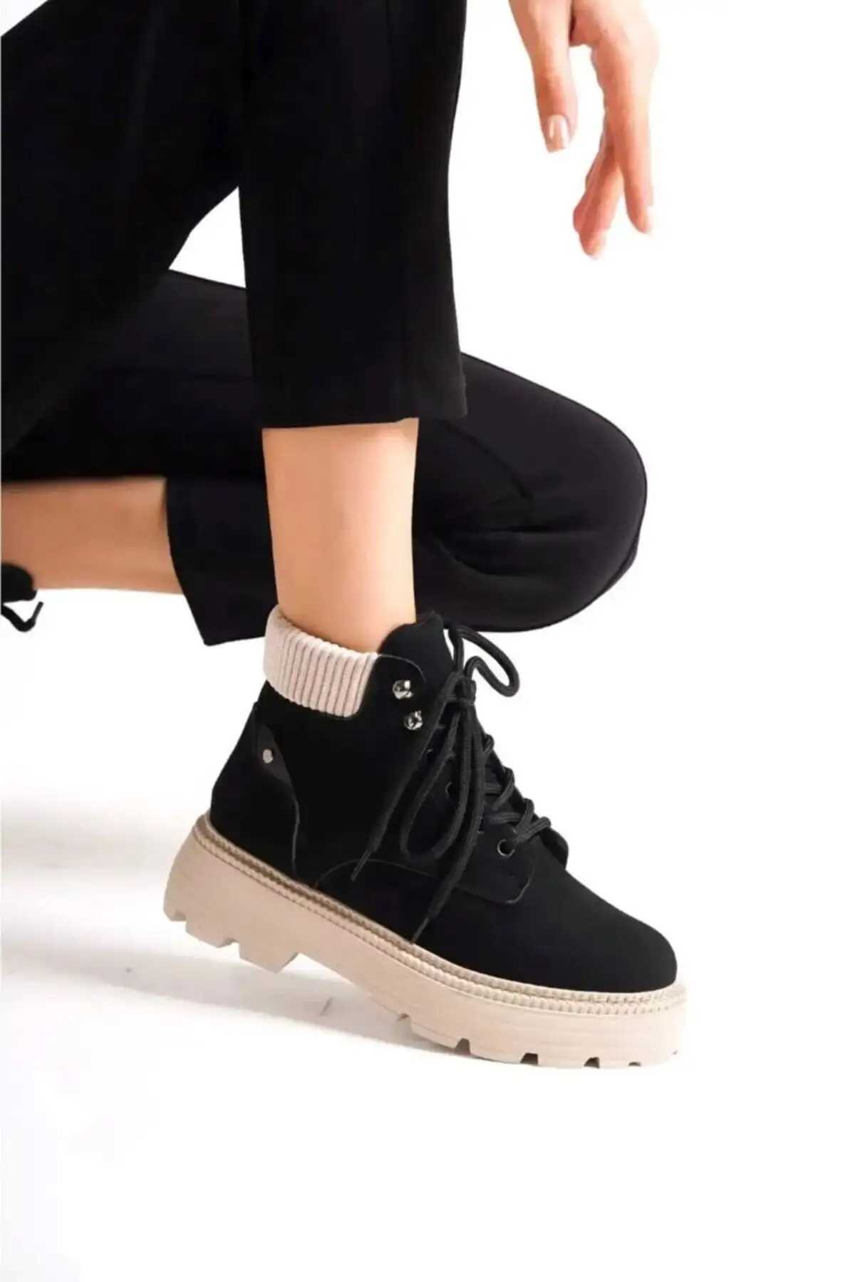 Black Suede Laccik Base Woman Bot - 2401 Black Suede Laccik Base Woman Bot - 2401