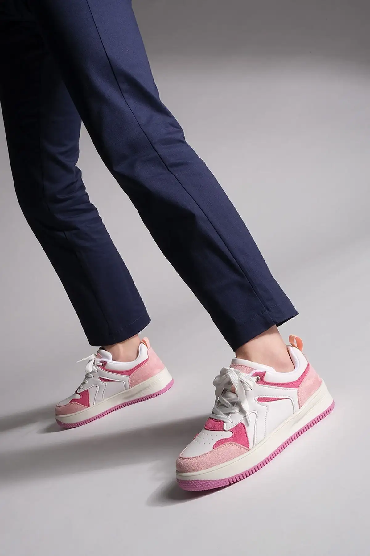 کفش اسپورت زیره بلند زنانه آریایی - 2253 کفش اسپورت زیره بلند زنانه آریایی - 2253