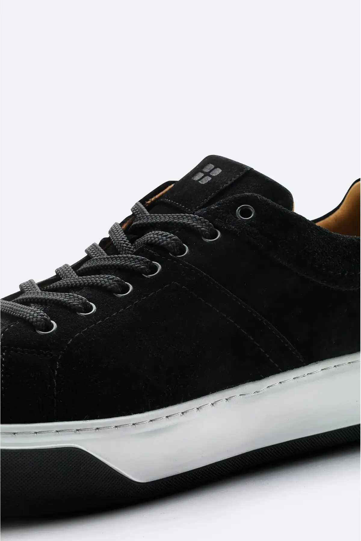 کفش راحتی مردانه مشکی 100% چرمی زیره انعطاف پذیر A42Y8000 - 1862