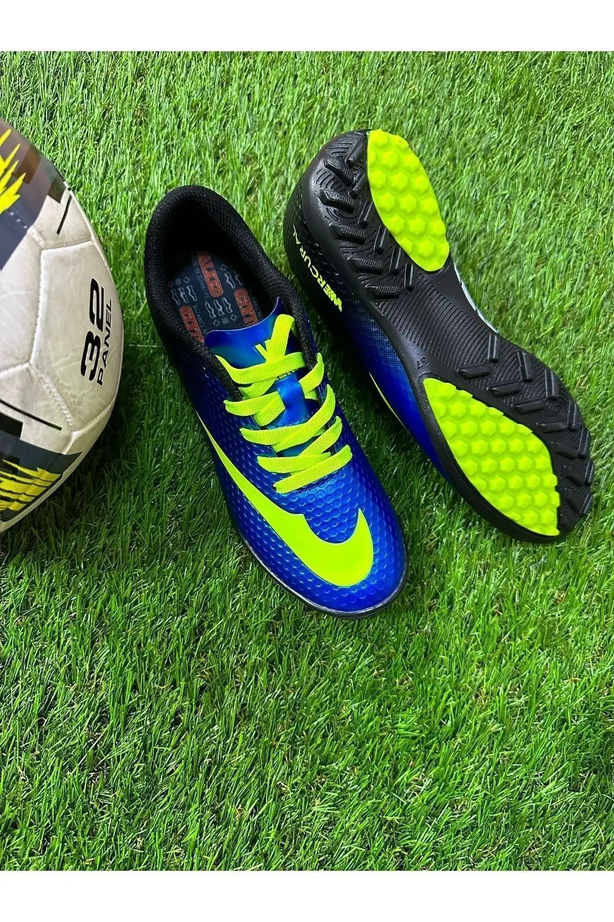 کفش های فوتبال فرش - 2576 کفش های فوتبال فرش - 2576