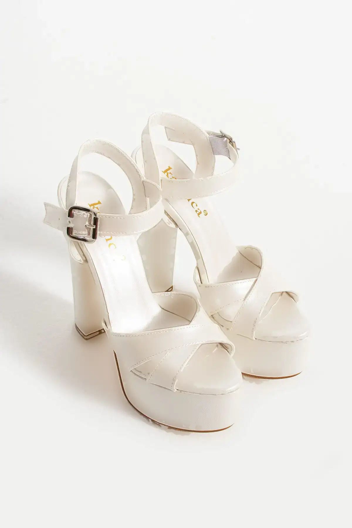 7-9600 16 سانتی متر کفش عروس پاشنه ضخیم پوست - 2499 7-9600 16 سانتی متر کفش عروس پاشنه ضخیم پوست - 2499