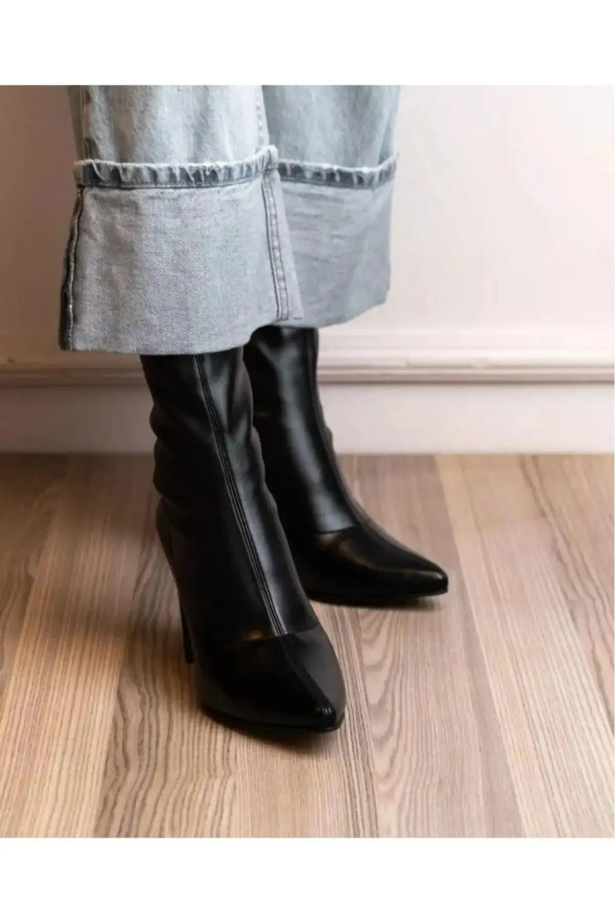 زن پاشنه ضخیم سیاه و سفید کشش Zipper 7 سانتی متر - 2599 زن پاشنه ضخیم سیاه و سفید کشش Zipper 7 سانتی متر - 2599