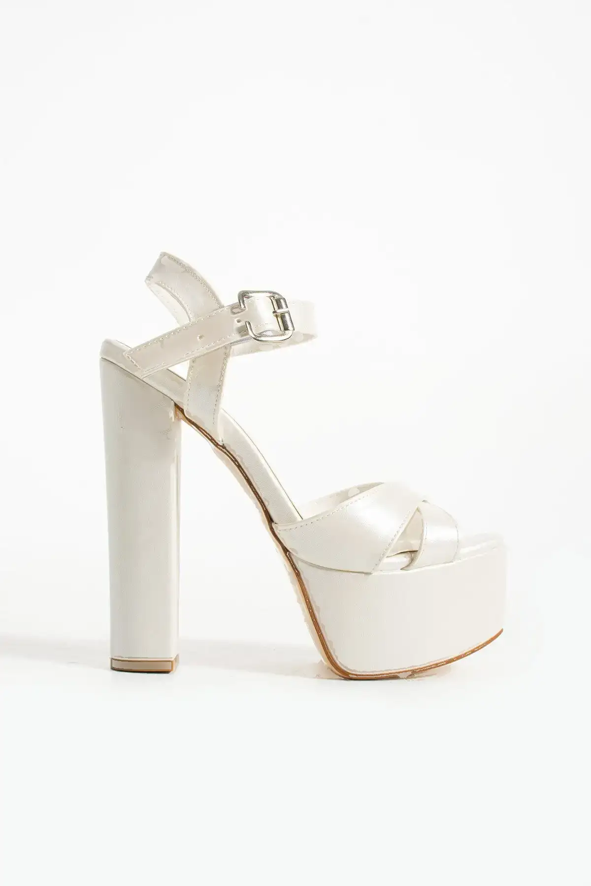 7-9600 16 سانتی متر کفش عروس پاشنه ضخیم پوست - 2499 7-9600 16 سانتی متر کفش عروس پاشنه ضخیم پوست - 2499