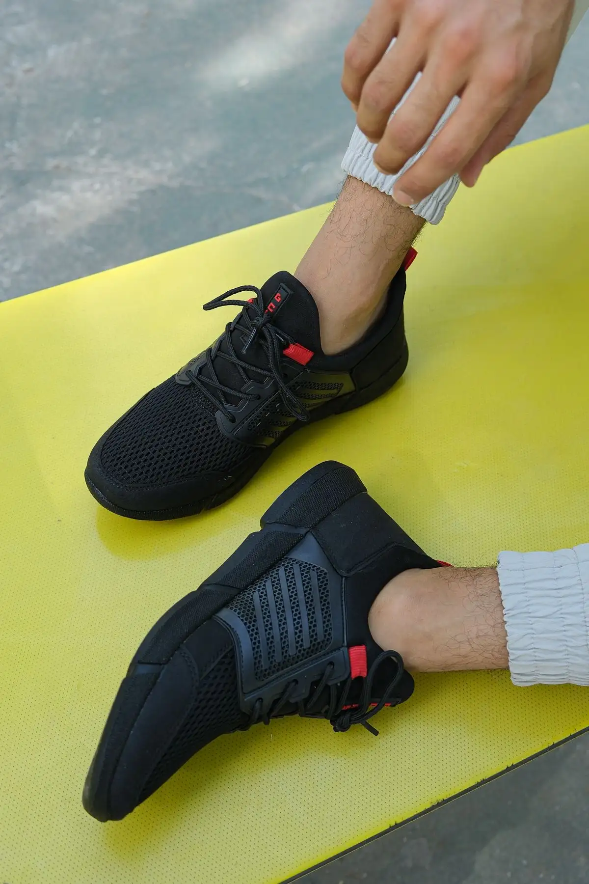 کفش ورزشی سیاه پوست سیاه 0012105 - 2620 کفش ورزشی سیاه پوست سیاه 0012105 - 2620