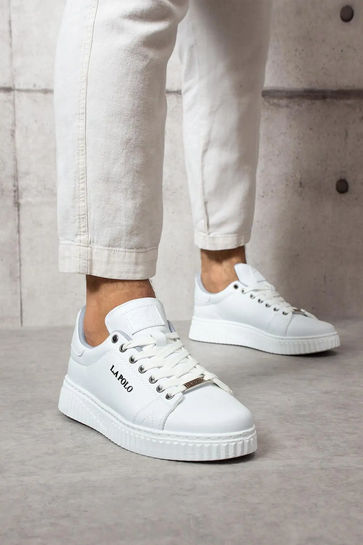 کفش ورزشی مرد با رنگ سفید فاقد - 2683 کفش ورزشی مرد با رنگ سفید فاقد - 2683